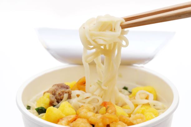 カップラーメンの賞味期限切れは３ヶ月が目安 こども ママ 元気